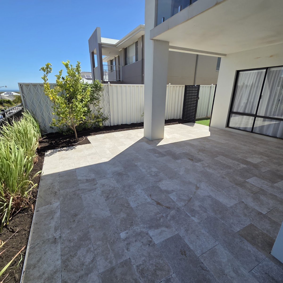 Travertine alfresco paving